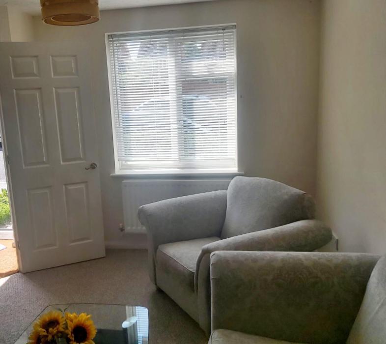Ashford Holiday Home Smithy Drive Sleeps 5 Free Wifi And Vehicle Parking Kingsnorth Buitenkant foto