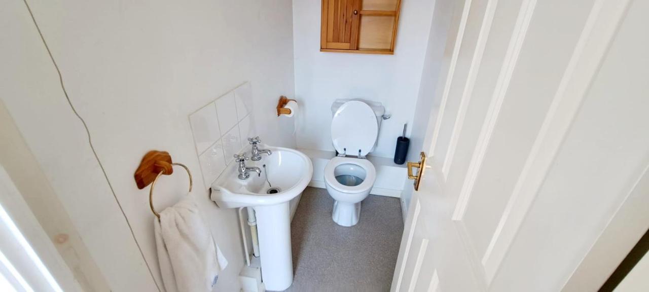 Ashford Holiday Home Smithy Drive Sleeps 5 Free Wifi And Vehicle Parking Kingsnorth Buitenkant foto
